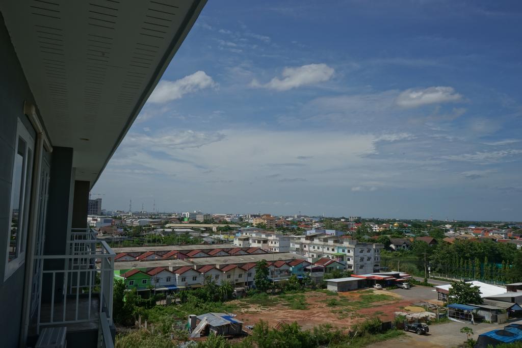 泰杉套房酒店 Ratchaburi 外观 照片